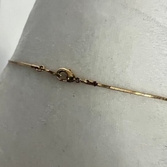 Rhinestone studded circle pendant on gold tone chain - Nadri? - Picture 6 of 8